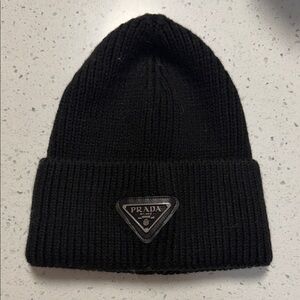 Prada Classic Black Ribbed Beanie UNISEX